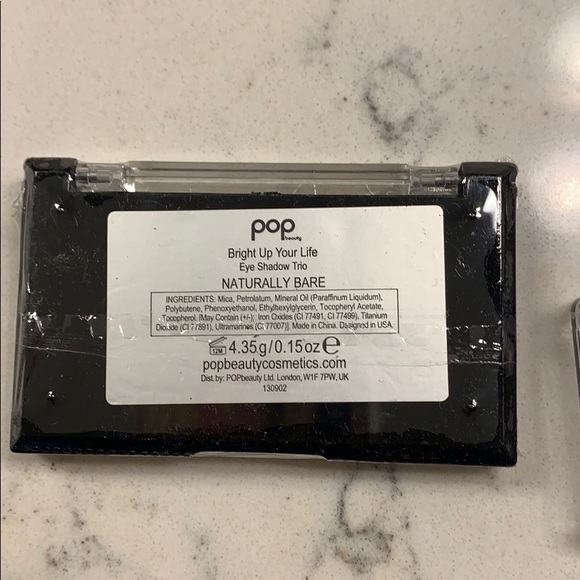 Eyeshadows - Picture 3 of 3